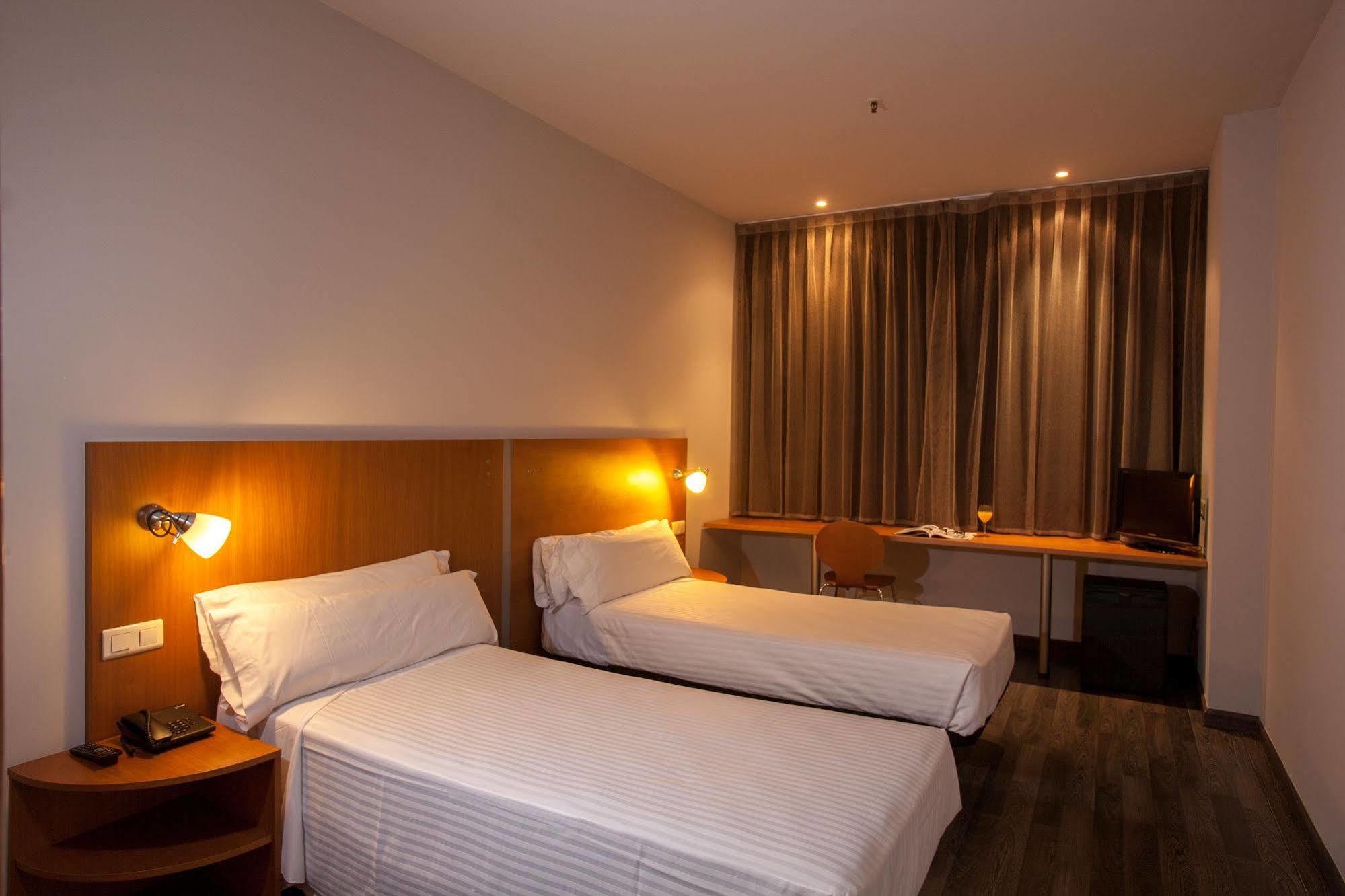 B&B Hotel Barcelona Mollet Porta De Gallecs Mollet del Valles Ngoại thất bức ảnh